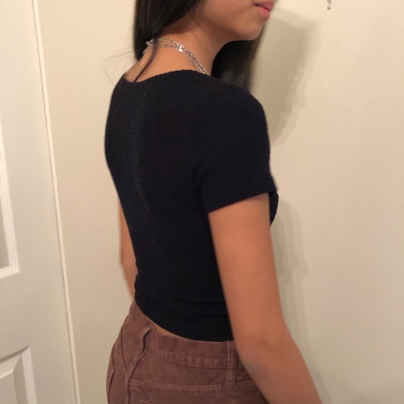 HOLLISTER black cropped t shirt top - Picture 2 of 5